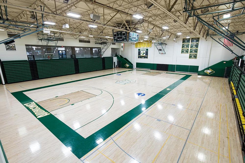 The NCAA DII basketball and volleyball courts inside the 铜的舞台